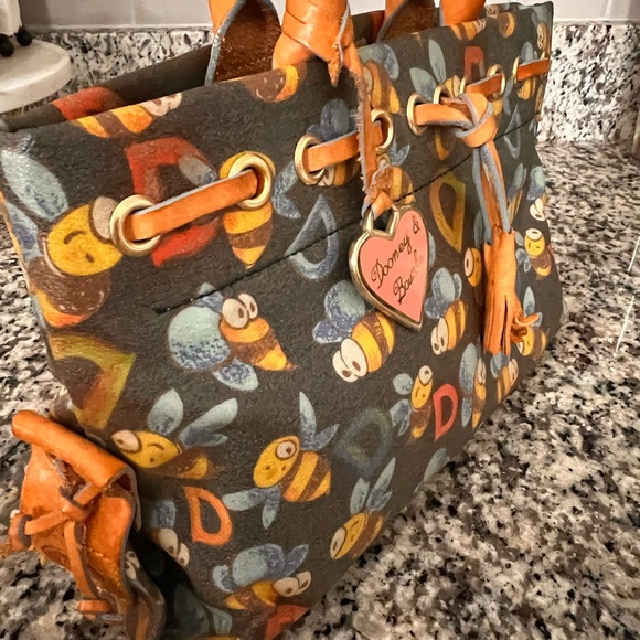 Vintage Dooney & Bourke  bag mint condition - Picture 5 of 5